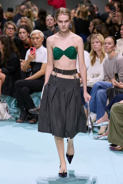 Look 11